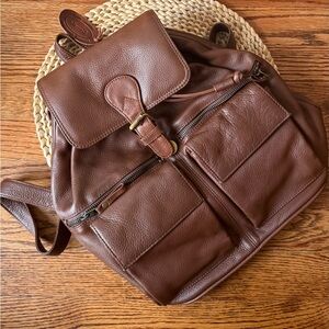 Tannery West
Leather women’s brown backpack
